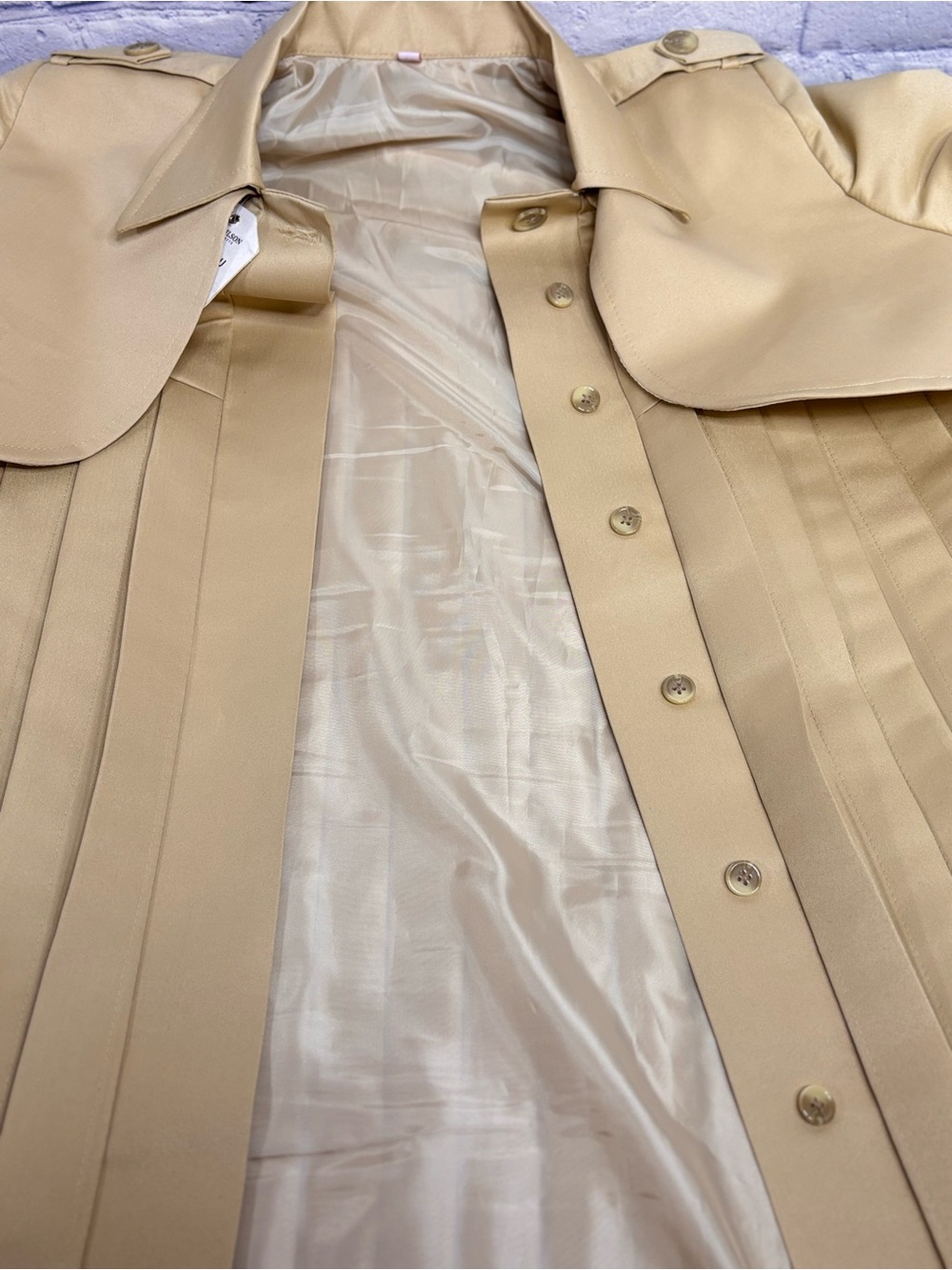 NWT Wilson Jackets Tan Beige Classic Pleated Minimalist Academia Trench Coat M - Picture 5 of 11